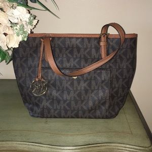 Jet Set Travel Medium Logo Tote